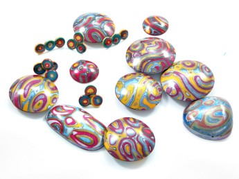 Paisley patterned hollow beads and earrings